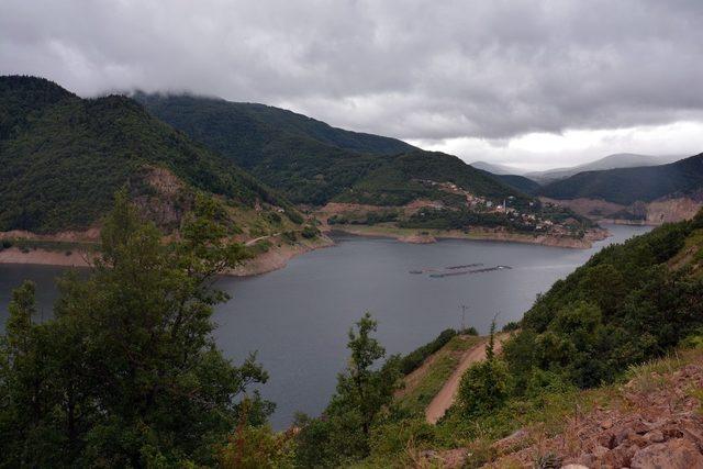 Baraj gölü birçok kişinin uğrak yeri oldu