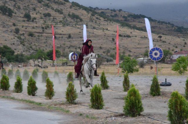 Atlı Okçuluk Erciyes Kupası yapıldı