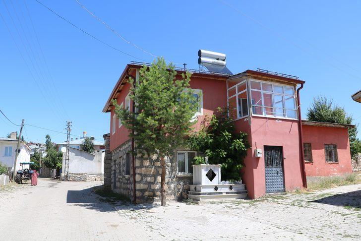 Sivas'ta herkesin rüyasında gördüğü yere kabir yaptılar G1