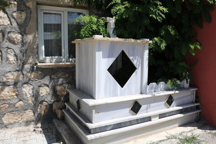 Sivas'ta herkesin rüyasında gördüğü yere kabir yaptılar G2