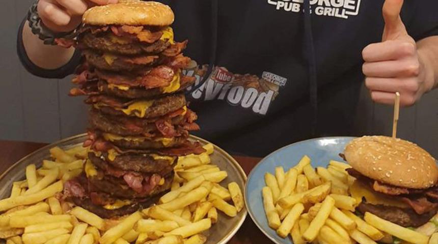 Bu hamburgeri yiyip ölürseniz mezar taşınız müesseseden!
