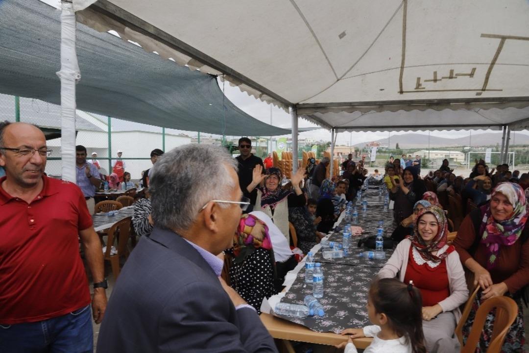 B&uuml;y&uuml;kkılı&ccedil;: "Masa başında oturan olmayacağız"