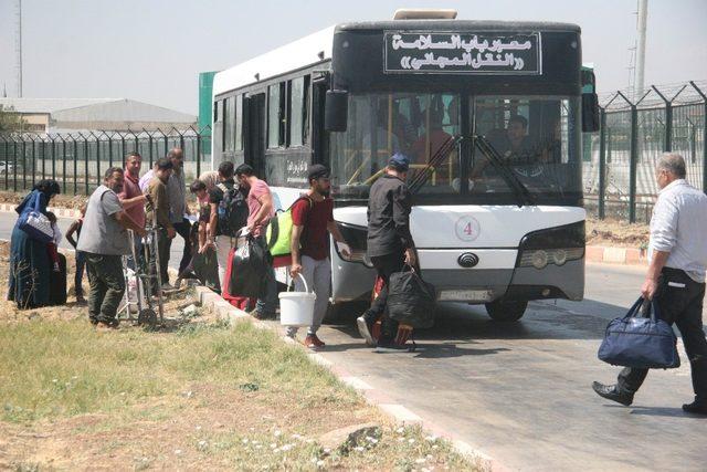 Bayramı ülkelerinde geçiren Suriyelilerin dönüşü başladı