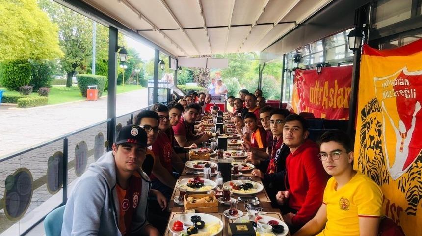 Kdz. Ereğli&rsquo;de ki ultraAslan&rsquo;lar kahvaltıda buluştu