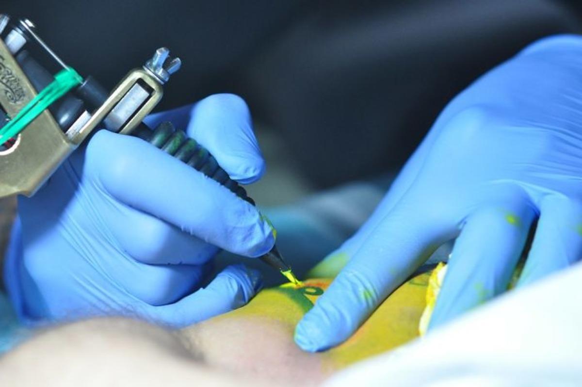 Bu d&ouml;vmeler renk değiştirirse dikkat! Şeker hastası olabilirsiniz