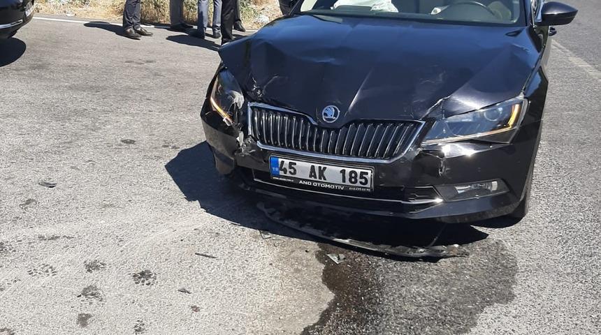 Son dakika! AK Partili iki milletvekili trafik kazası geçirdi