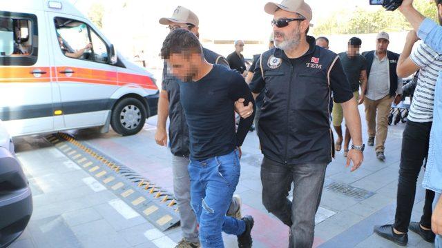 Konya’da taşıdıkları oyuncak ayının içerisinde bomba çıkan 2 kişi tutuklandı