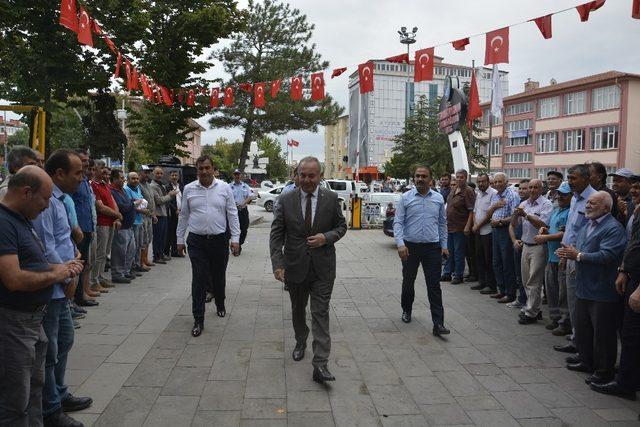 Başkan Şahiner görevine başladı