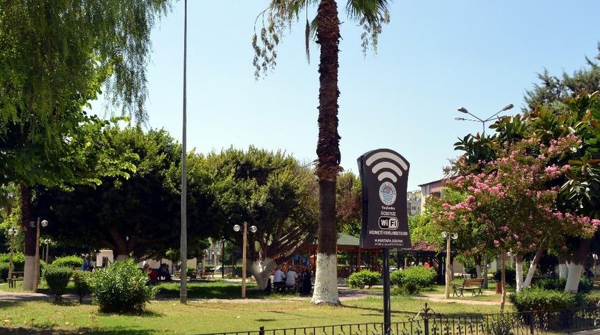 Akdeniz Belediyesi&rsquo;nden vatandaşa &uuml;cretsiz internet
