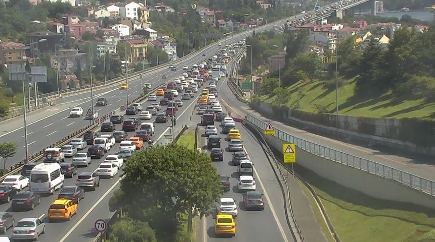 15 Temmuz Şehitler Köprüsü'nde kaza! Trafik kilitlendi
