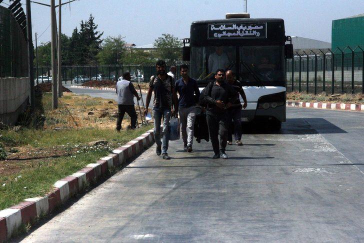 Bayramı ülkelerinde geçiren Suriyeliler dönmeye başladı G1