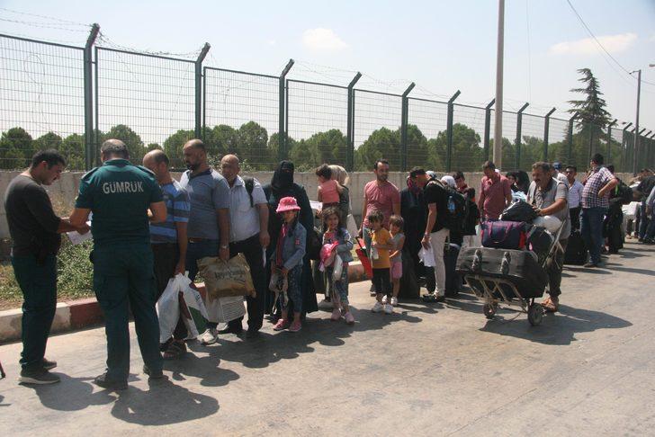 Bayramı ülkelerinde geçiren Suriyeliler dönmeye başladı G3