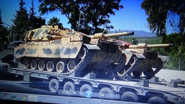 Hatay’da sınır birliklerine tank sevkiyatı sürüyor