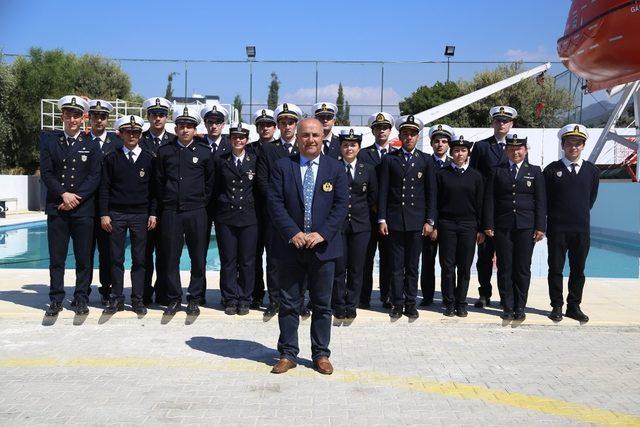 Öğrenciler denizcilik sektörüne tam donanımlı hazırlanıyor