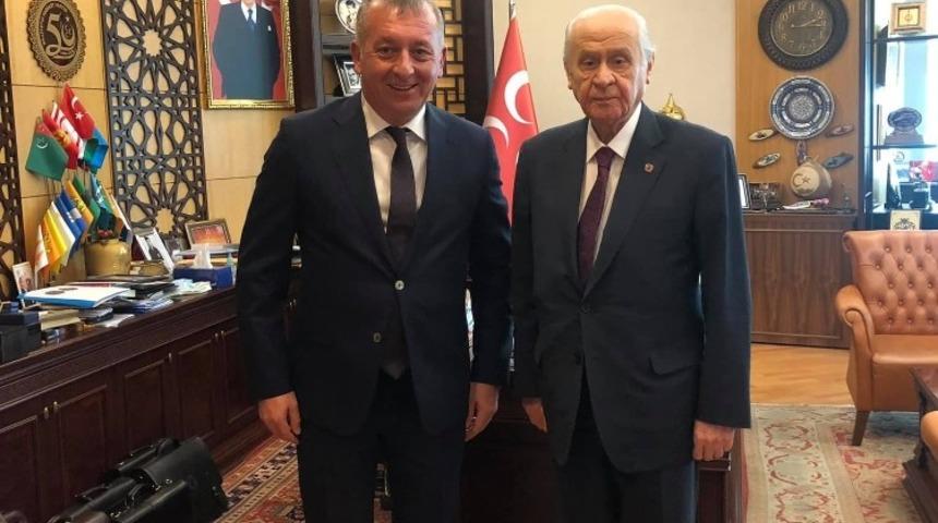 Bahçeli’den Kastamonu’ya köstekli saat hediyesi