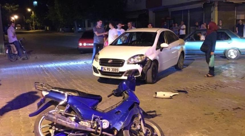 Otomobil ile motosiklet &ccedil;arpıştı: 2 yaralı