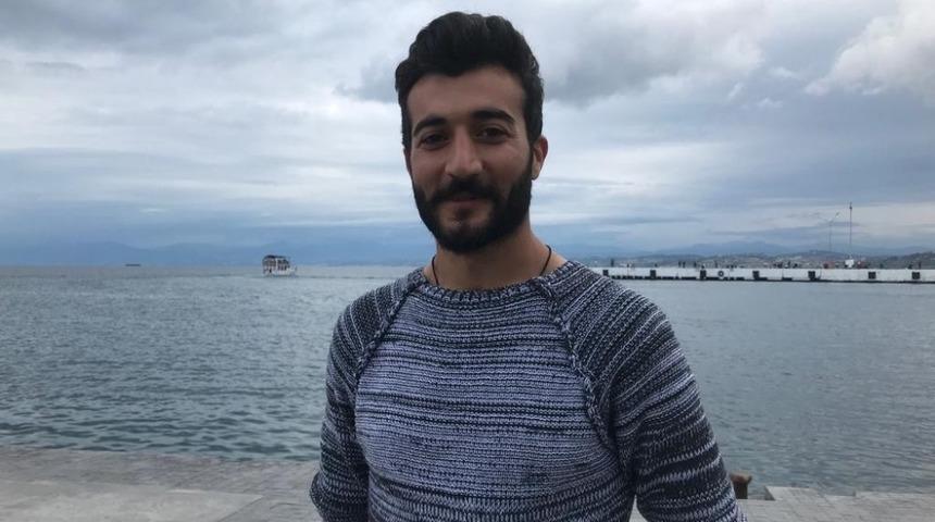 Gen&ccedil; kızları kurtaran esnaf konuştu: &ldquo;Hi&ccedil; d&uuml;ş&uuml;nmeden denize atladım&rdquo;