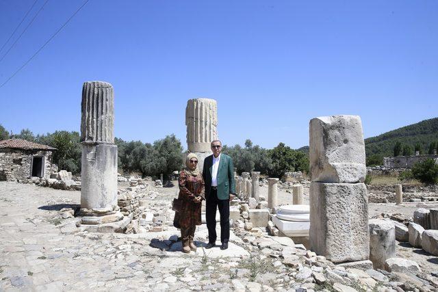 Cumhurbaşkanı Erdoğan, Stratonikeia Antik Kenti'ni gezdi