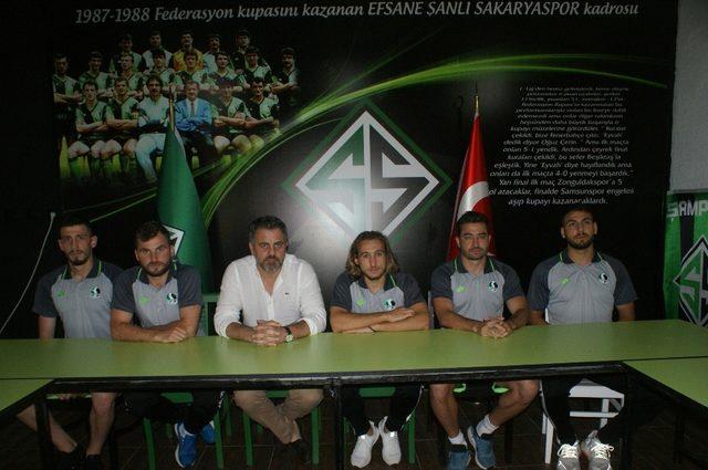 Sakaryaspor’da yeni transferlere imza töreni yapıldı