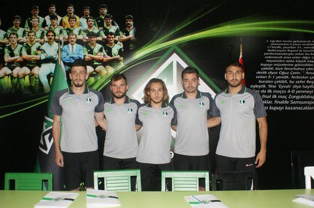 Sakaryaspor’da yeni transferlere imza töreni yapıldı