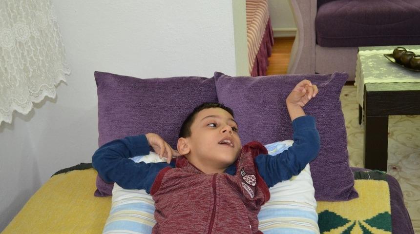 Serebral palsi hastası Yiğit Ali i&ccedil;in yardım kampanyası