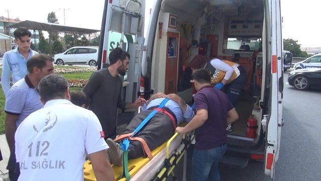 Arnavutköy'de iki araç çarpıştı: 2 yaralı