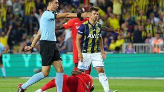 Böylesi görülmedi! İlk yarıda 3 penaltı...