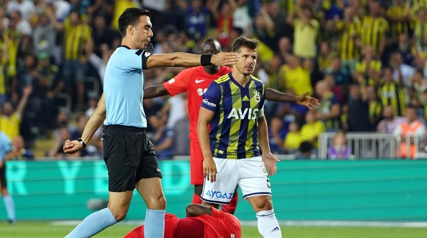 Böylesi görülmedi! İlk yarıda 3 penaltı...