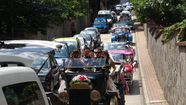 Bu düğün konvoyu şaşkına çevirdi! Milyonlarca liralık gelin arabası G1