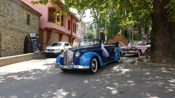 Bu düğün konvoyu şaşkına çevirdi! Milyonlarca liralık gelin arabası G2