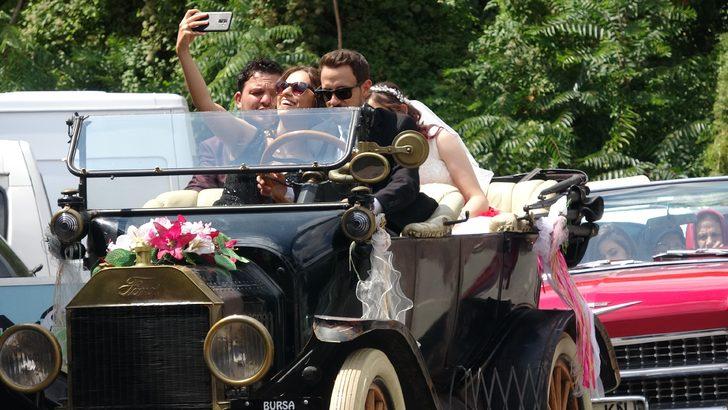 Bu düğün konvoyu şaşkına çevirdi! Milyonlarca liralık gelin arabası G3