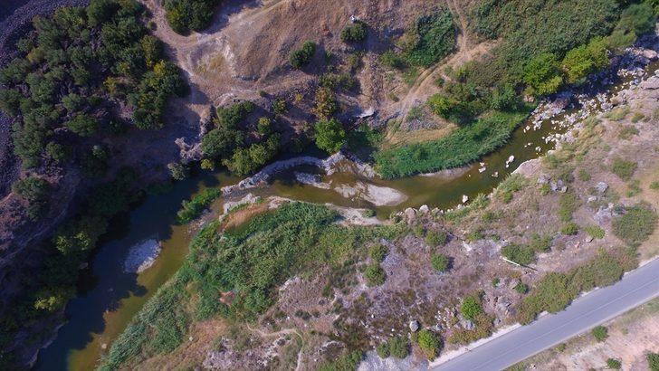 Gediz Nehri'ni kirleten iki işletmeye para cezası G1