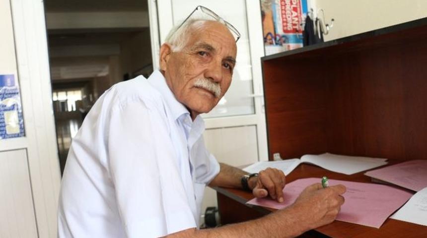 71 yaşında üniversiteli oldu