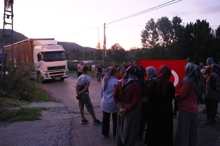 Zonguldak'ta bir mahallenin 'kamyon' isyanı!  G2