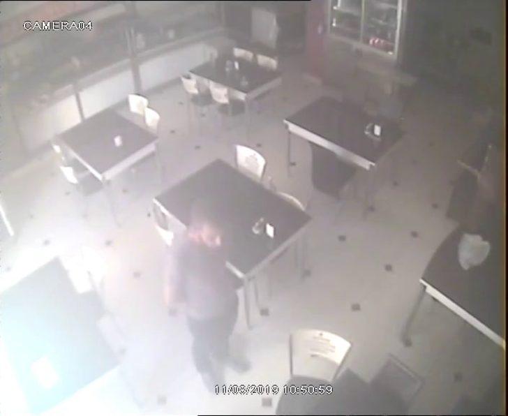 Sandalyede uyuya kaldı, şok gerçeği güvenlik kamerasına bakınca gördü G3