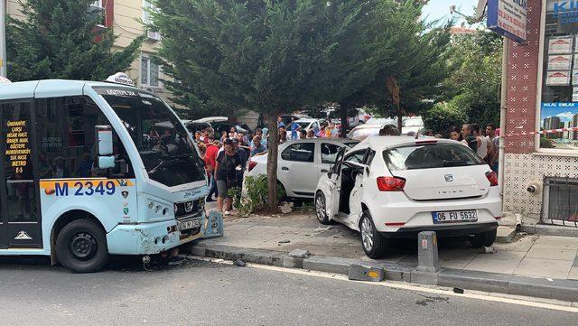 (Yeniden) Ümraniye'de minibüs ile otomobil çarpıştı; 1'i bebek 6 yaralı