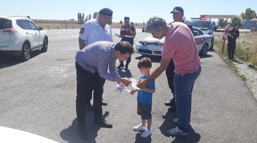 Kaymakam Mira&ccedil; Akbulut trafik uygulamasına katıldı