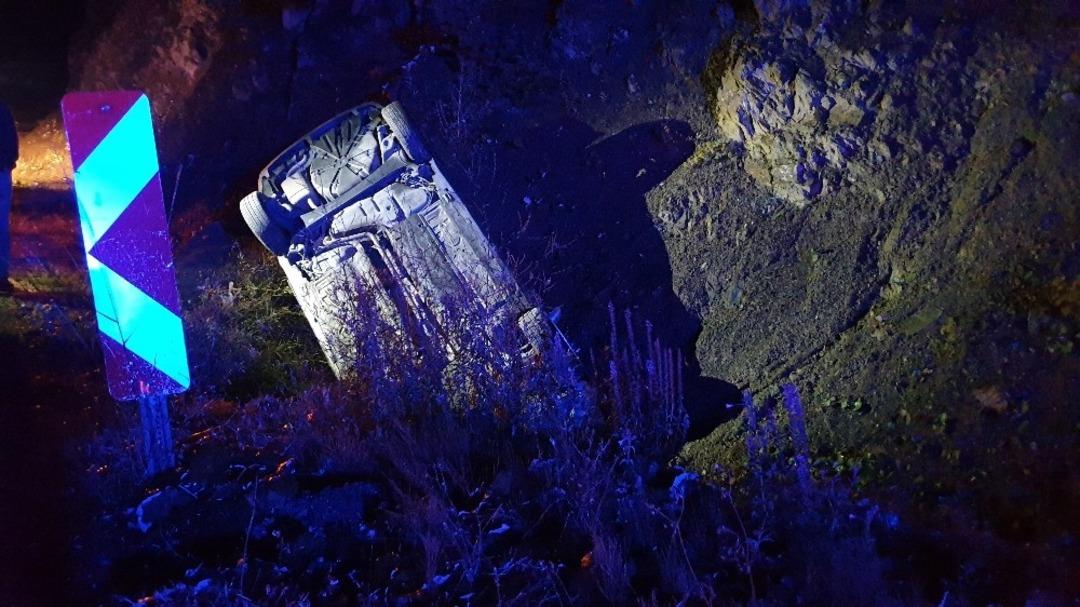 Kastamonu&rsquo;da Ilgaz Dağı ge&ccedil;idinde otomobil dereye u&ccedil;tu: 2 yaralı