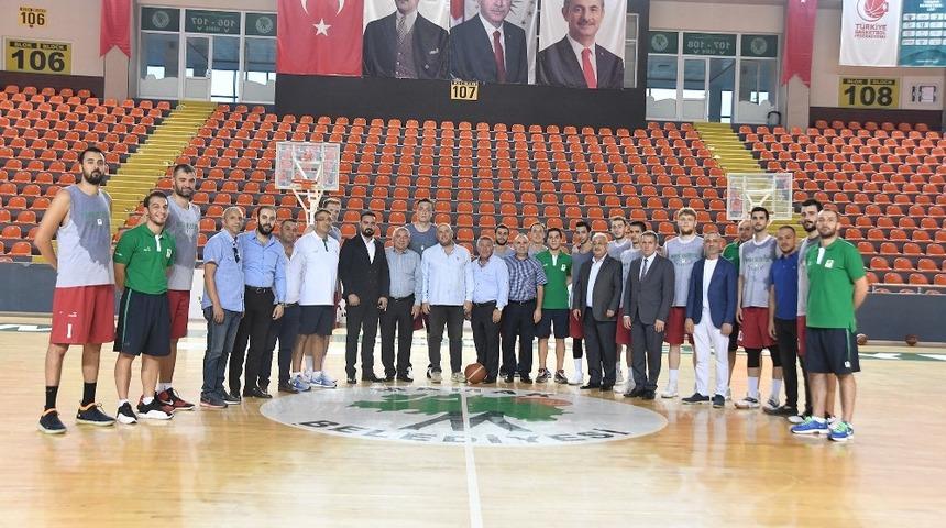 Mamak parkeye &ccedil;ıktı