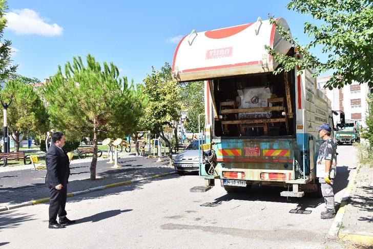 Altıeylül’de konteynerler dezenfekte ediliyor G3