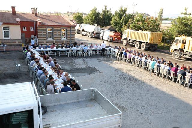 Başkan Palancıoğlu mesaiye şantiyede işçilerle başladı