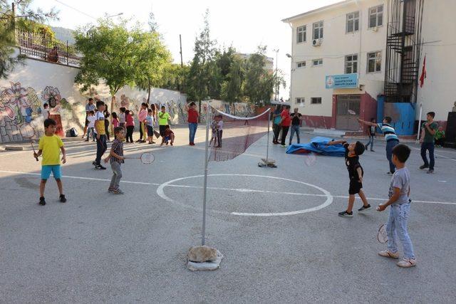 Manisa’da okul bahçeleri spor panayırına döndü