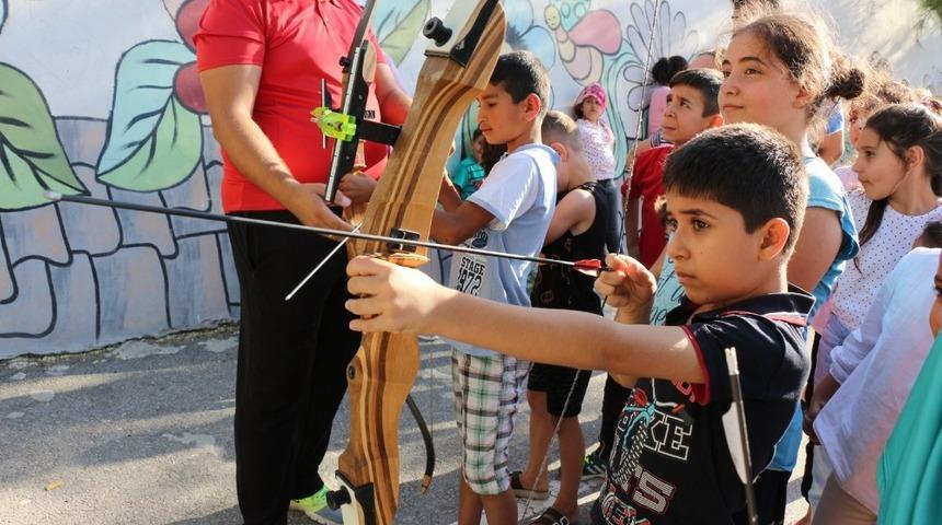 Manisa&rsquo;da okul bah&ccedil;eleri spor panayırına d&ouml;nd&uuml;