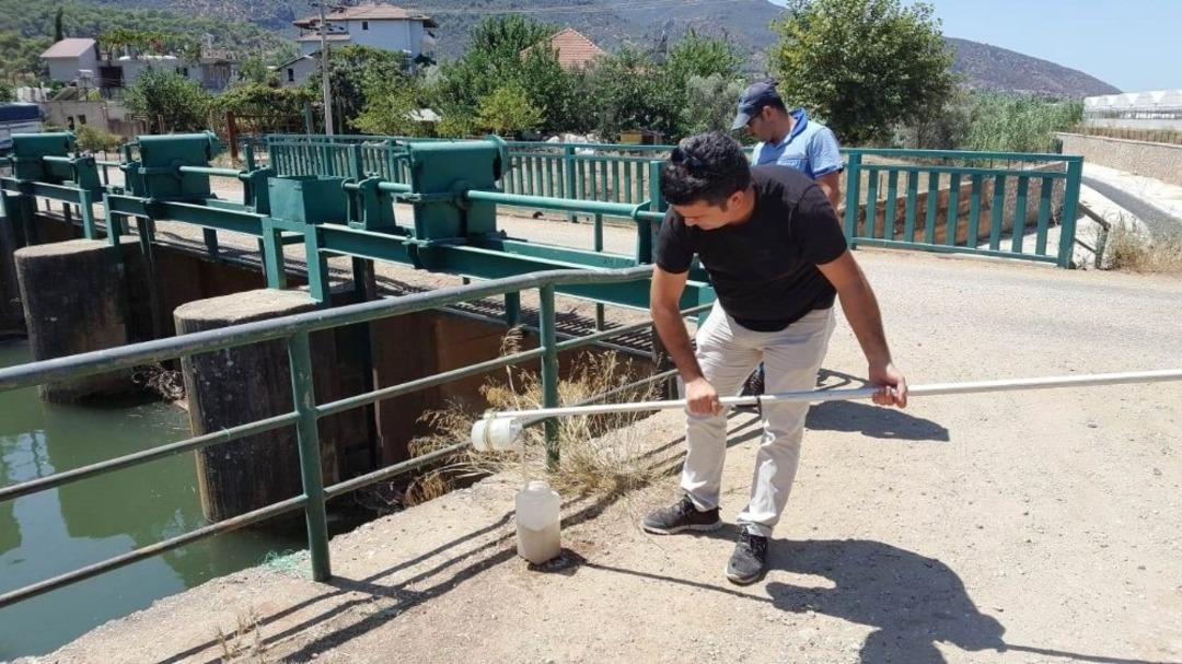 Fethiye K&ouml;rfezi &ouml;l&uuml;yor