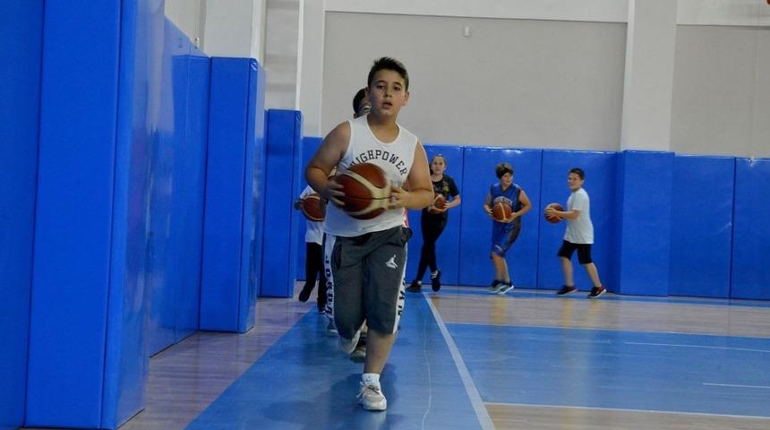 Geleceğin basketbolcuları Tepebaşı&rsquo;nda yetişiyor