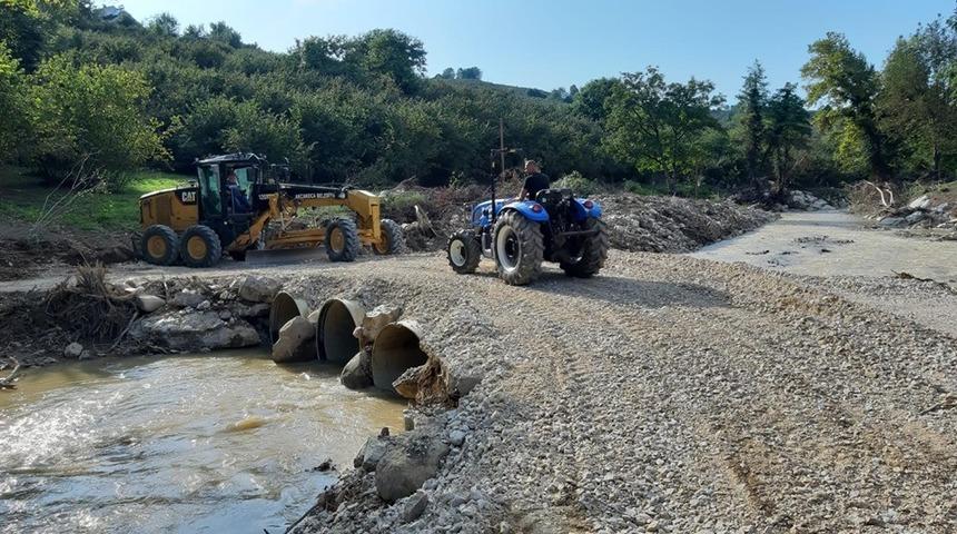 Yıkılan köprünün yerine geçici güzergah hizmet verecek
