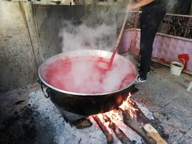 Bilecik’teki mahalle aralarından salça kokuları yükseliyor