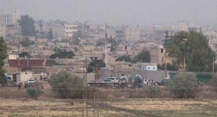 Kamışlı'daki YPG'li teröristler Türkiye'yi gözetliyor G4