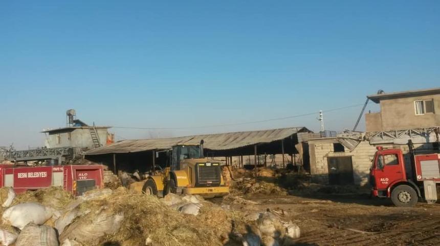 Samanlıkta &ccedil;ıkan yangın korkuttu