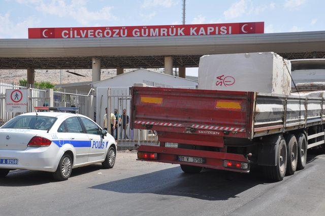 Cilvegözü’nde TIR yoğunluğu